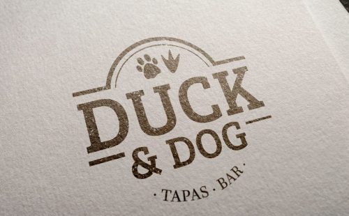 Local Comercial Duck & Dog